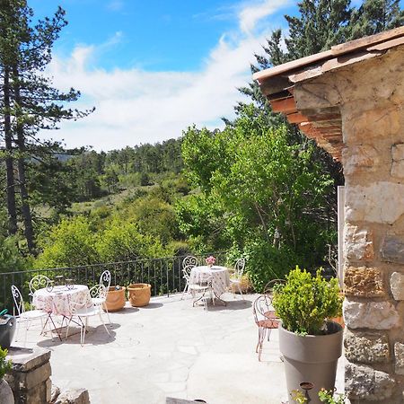Chambre Familiale Avec Terrasse Aux Portes Du Verdon Appartement Trigance Buitenkant foto