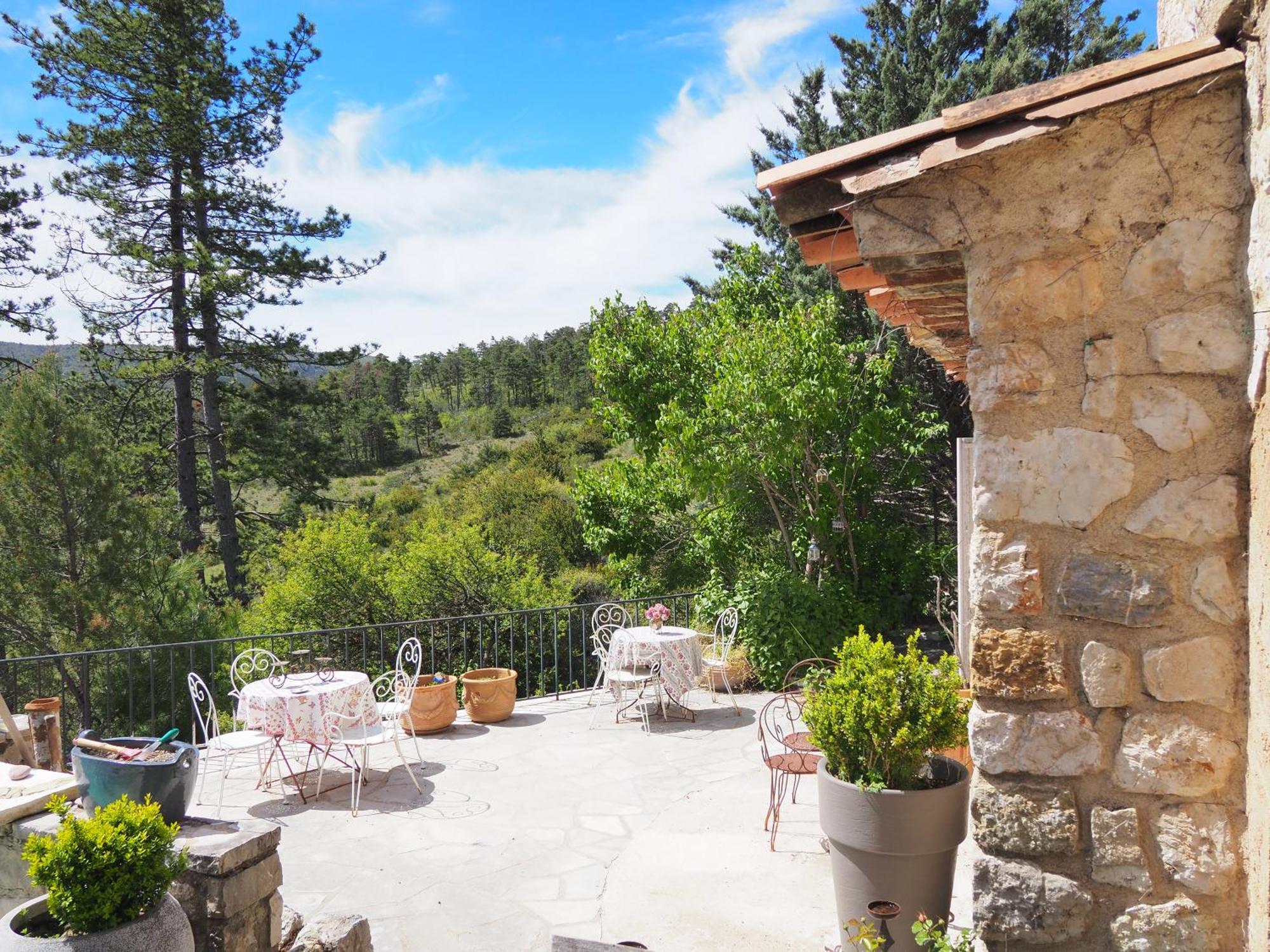 Chambre Familiale Avec Terrasse Aux Portes Du Verdon Appartement Trigance Buitenkant foto