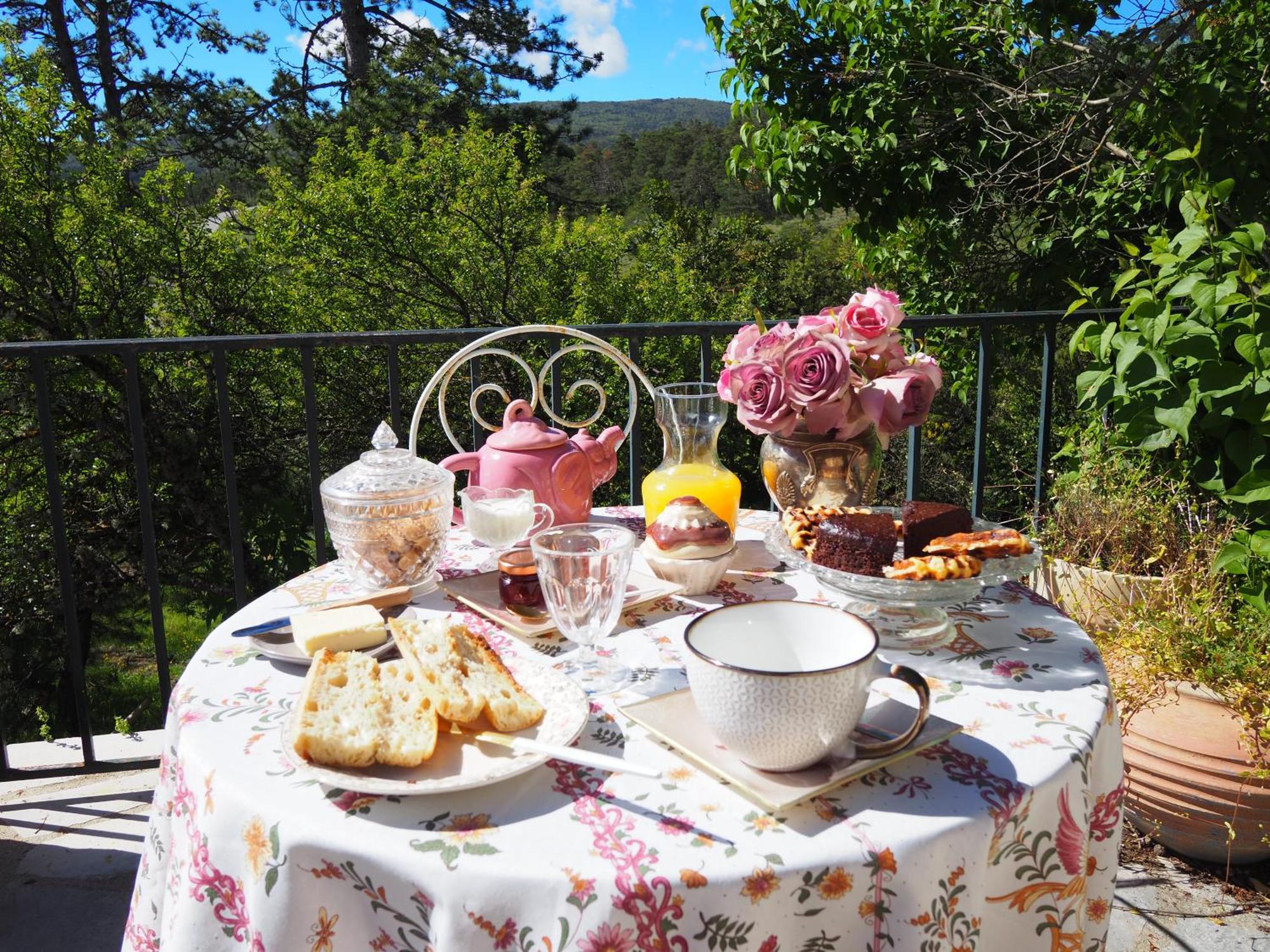 Chambre Familiale Avec Terrasse Aux Portes Du Verdon Appartement Trigance Buitenkant foto