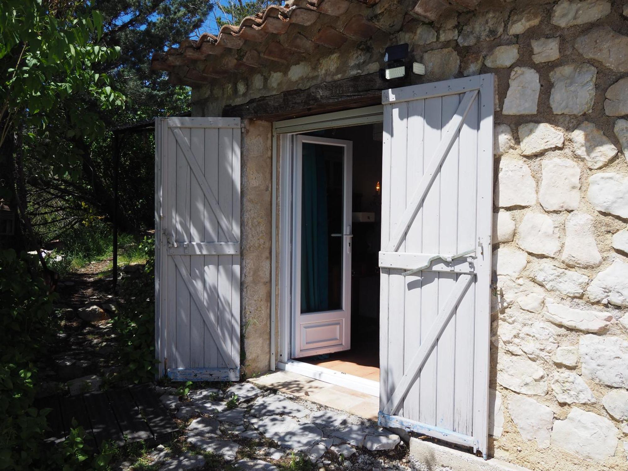 Chambre Familiale Avec Terrasse Aux Portes Du Verdon Appartement Trigance Buitenkant foto